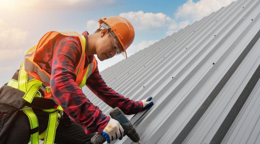 Professional gutter cleaning in Walton, KY